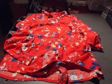 Bluse ca. Grösse 36, rot/Blumenmuster