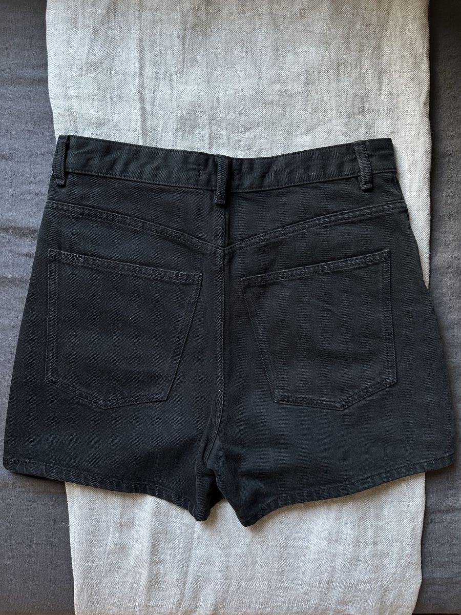 Arket Jeans: Arket Denim Shorts black – Gebraucht aus Zürich von Haafaa 2