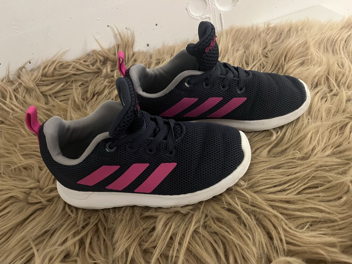 Adidas Schuhe für Mädchen: Sneakers Gr. 27 – Gebraucht aus Frauenfeld von Ka.ia