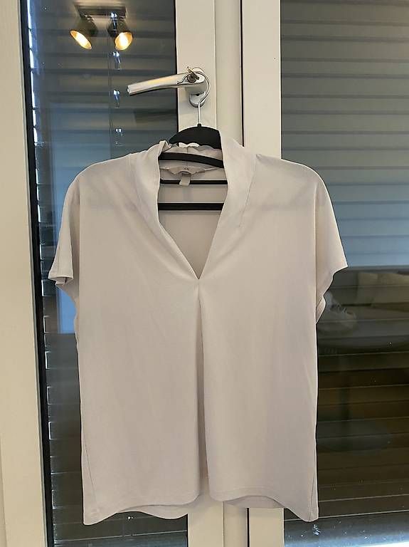 Lotti di vestiti: Kleidung für Damen – Usato da Kloten venduto da Beatriz650 2