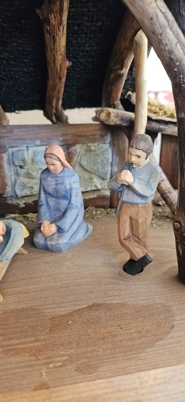 Statuette: Weihnachtskrippe Krippenfiguren Brienzer Holzbildhauerei AG – Usato da Nürensdorf venduto da salibeer 4