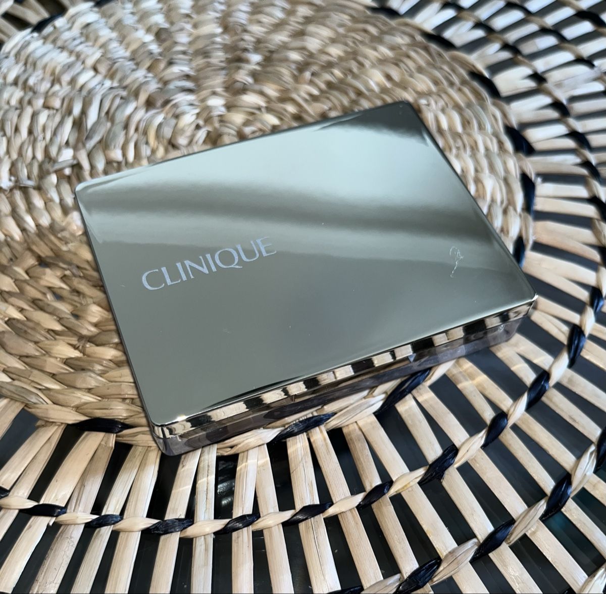 Clinique Make-up: Clinique blushing blush powder blush – Usato da Perrefitte venduto da lulusphere