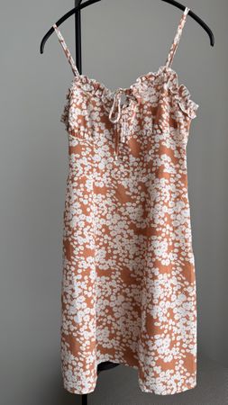 Sommerliches Blumenkleid, Gr. M, leicht und luftig.