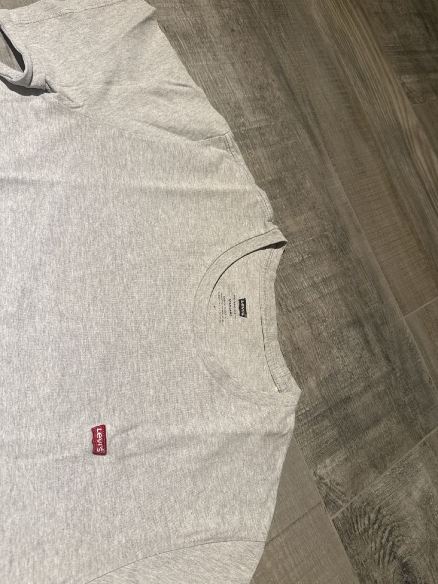 Levi's Hemden, T-Shirts & Polos: T-shirt Lévis  – Gebraucht aus Tramelan von mar_xrj7 1