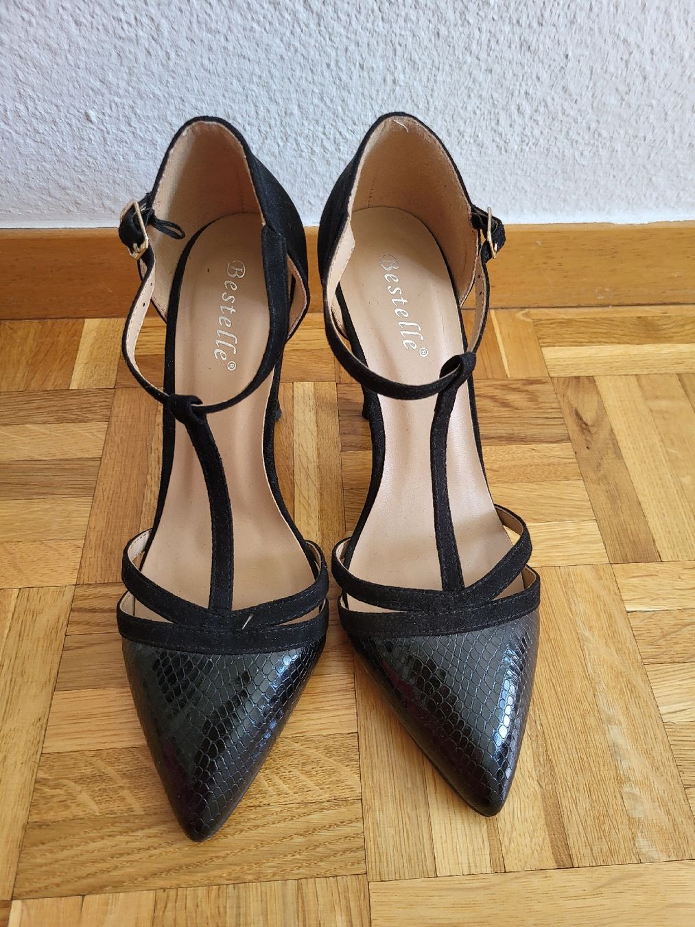 Scarpe da donna: Schwarze elegante Schuhe – Nuovo (secondo la descrizione) da Pully venduto da MiaJune