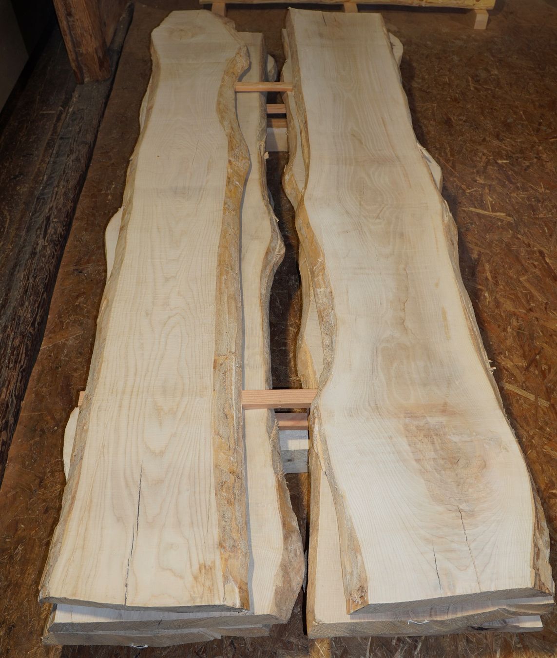 Articoli in legno: Bretter Esche – Nuovo e nell'imballaggio originale da Lohn GR venduto da Nilo87 3