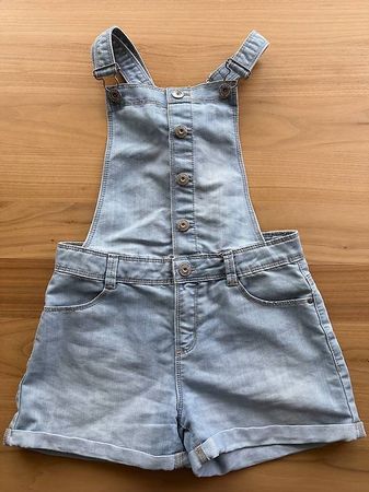 Short-salopette Okaidi 10 ans. 