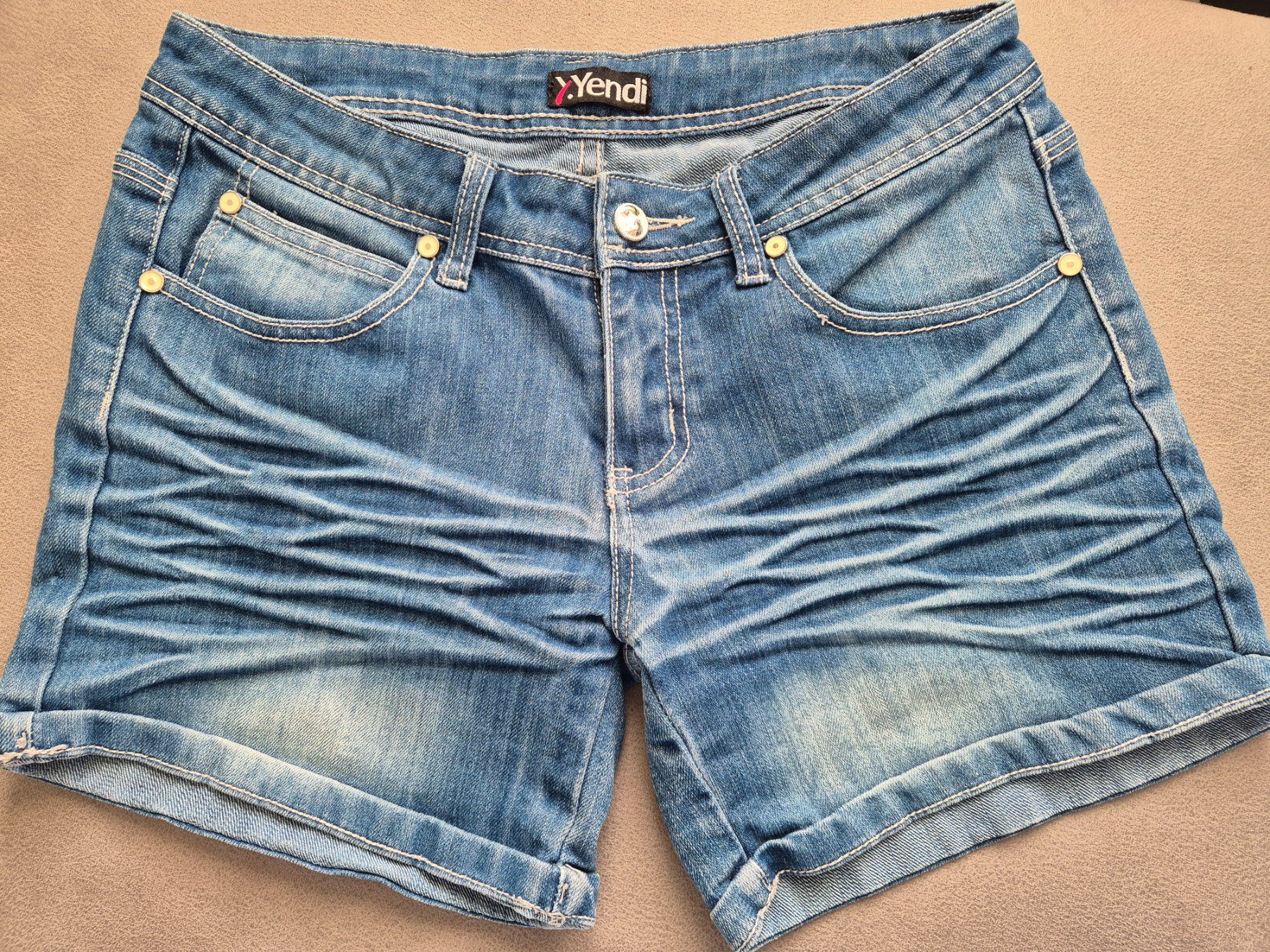 Jeans: 2 Jeanshose kurz Gr.38 – Usato da Abtwil SG venduto da Delfine5 2