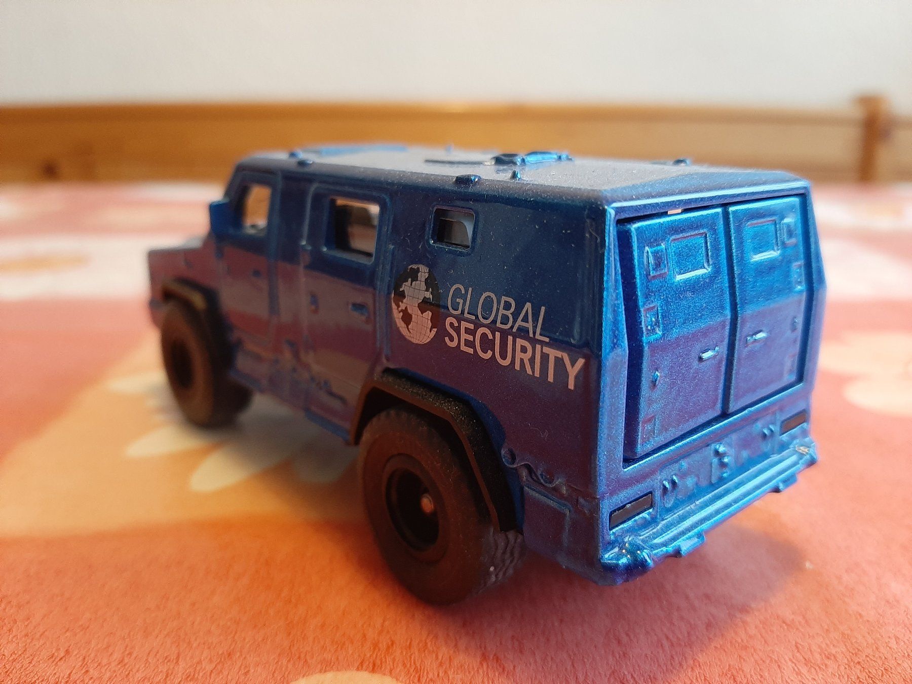 Siku Modellautos: Siku Geldtransporter 2 Global Security – Neu (gemäss Beschreibung) aus Strengelbach von Wedi73 2