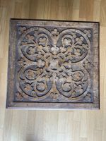 Couchtisch mit Flachrelief