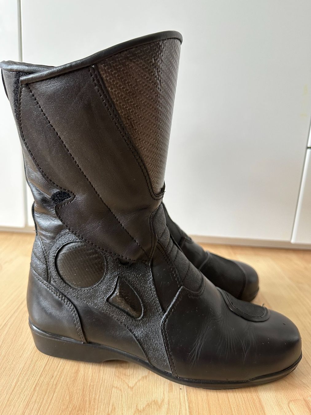 Scarpe da donna: Motorradstiefel – Usato da Mels venduto da FinSz93 1