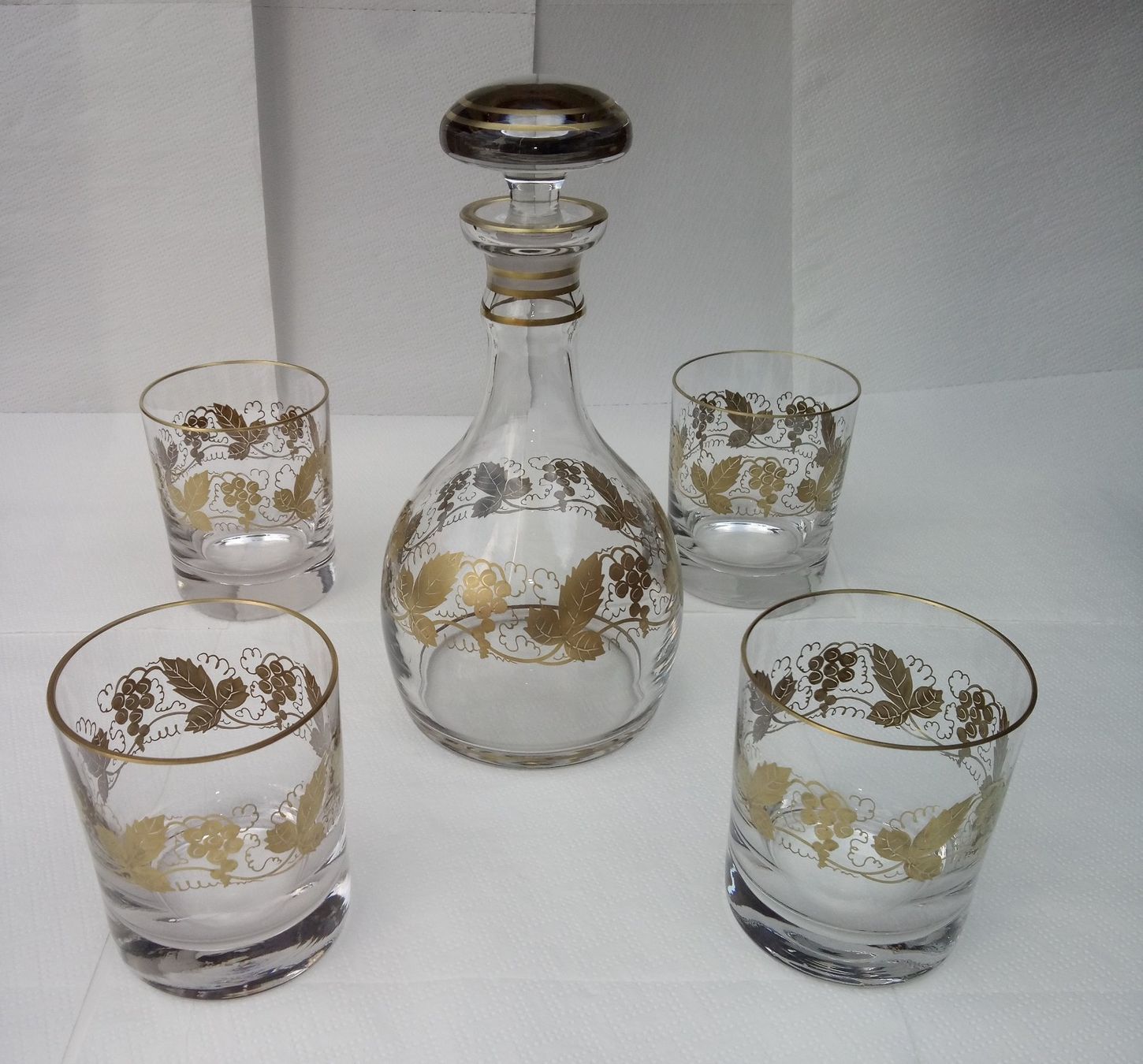 Bicchieri: Set mit 4 Whiskygläsern Karaffe und Eisbehälter – Usato da Werdenberg venduto da EXA-Secondhand 1