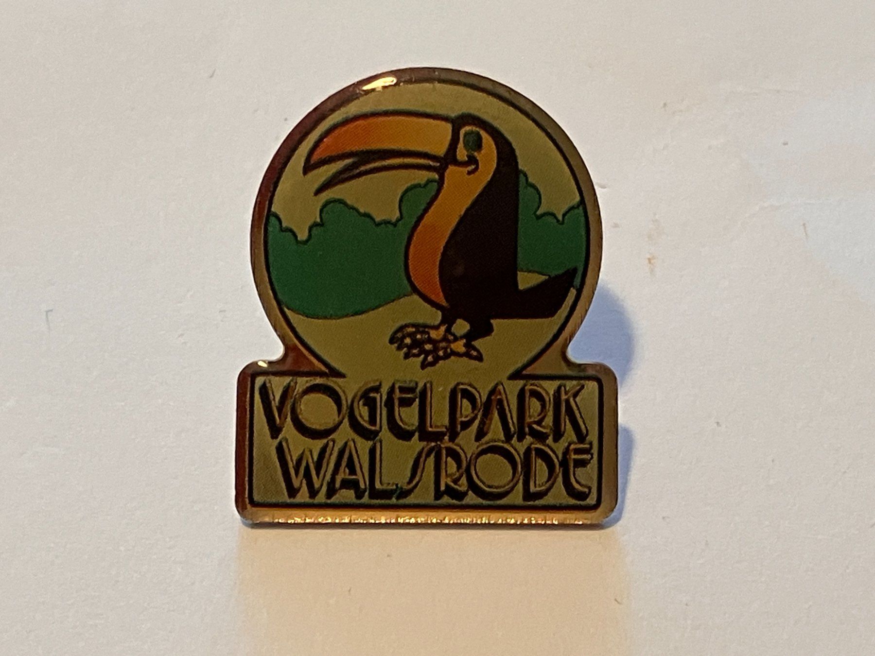 Placchette & Badge: 1 Pin Vogelpark Walsrode – Usato da Basel venduto da djwwpp
