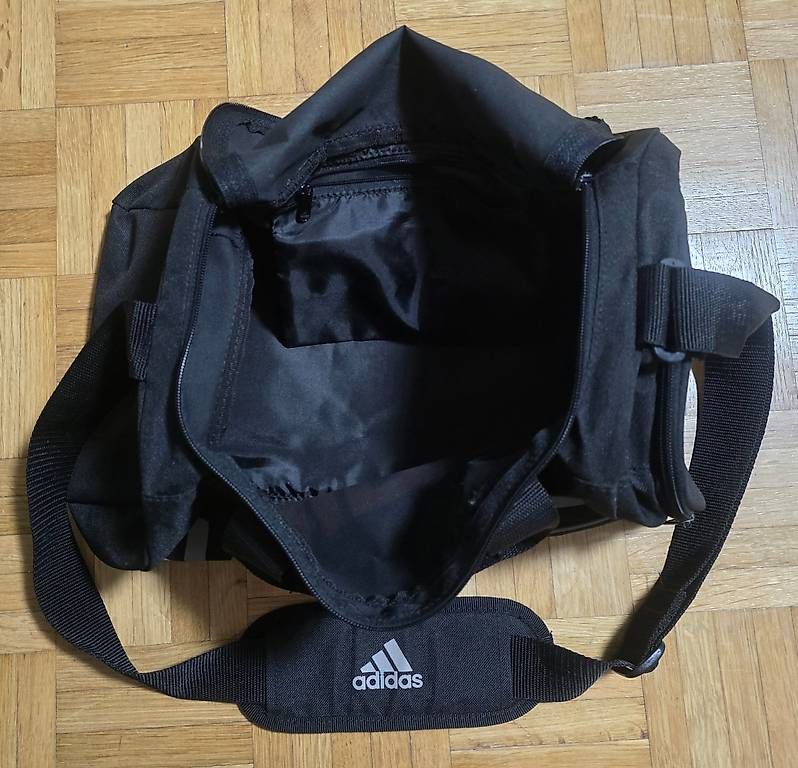 Adidas Taschen: Adidas Sporttasche – Neu (gemäss Beschreibung) aus Schaffhausen von F_180 2