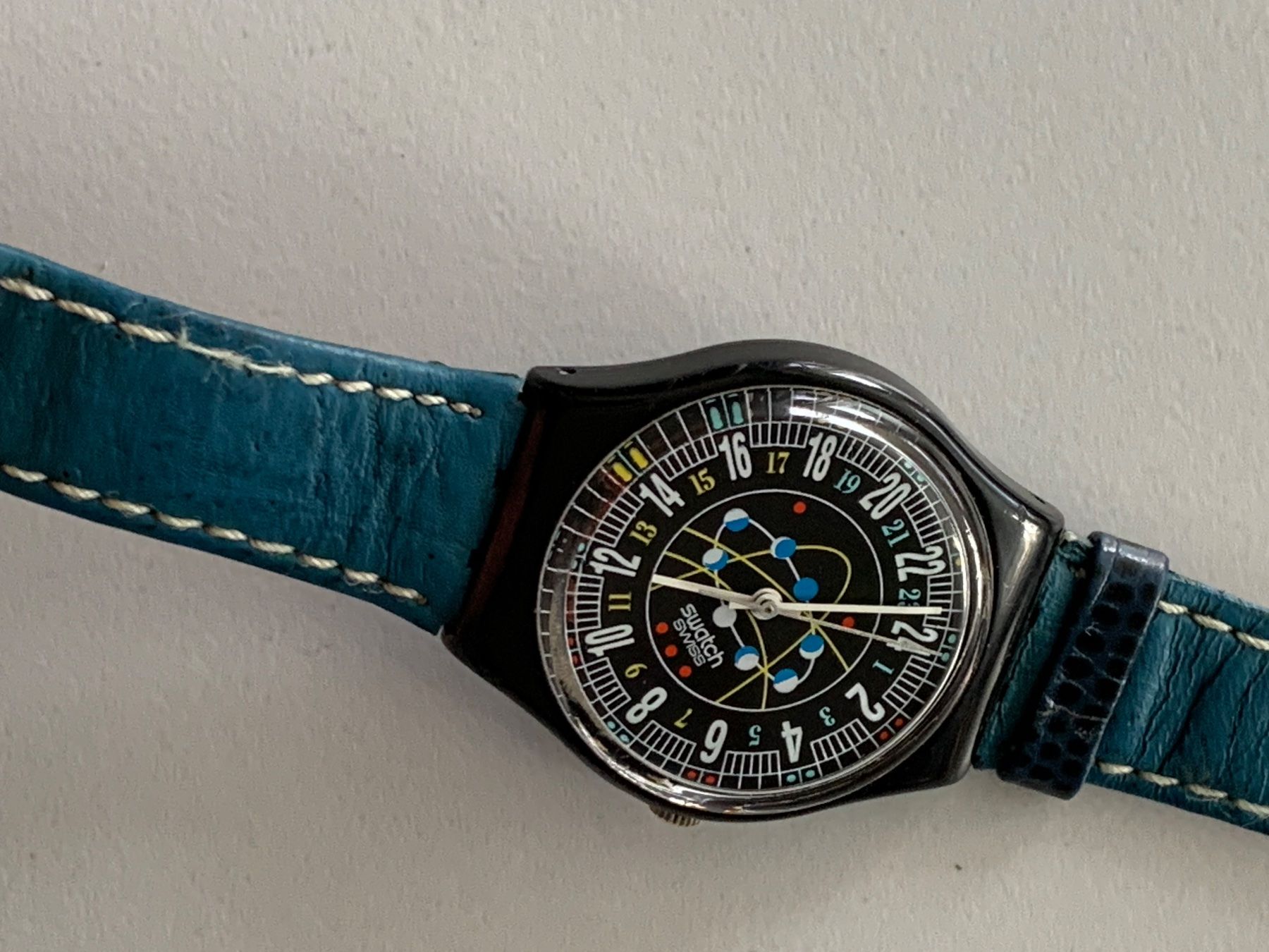 Swatch Uhren: Swatch Armband Uhr 24 Stunden – Gebraucht aus Grenchen von  4