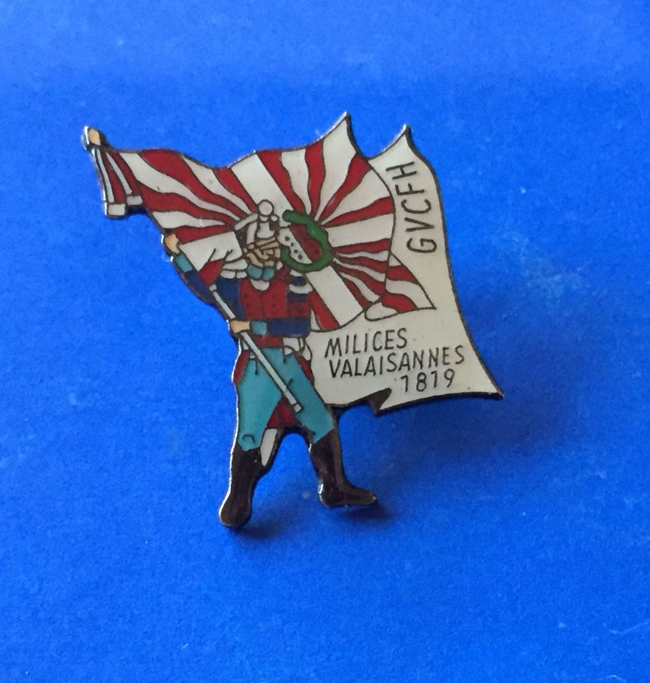 Plaketten & Abzeichen: Lapel pin, MILICES VALAISANNES – Gebraucht aus Leysin von geomamar
