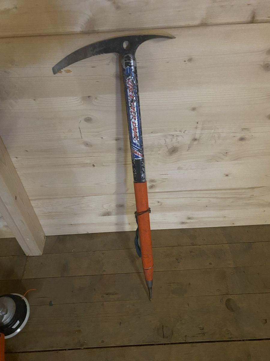 Altro in Alpinismo & Escursioni: Eispickel Bergsteigen orange schwarz gebrauchter Zustand – Usato da Menzingen venduto da Edelmuni7 1