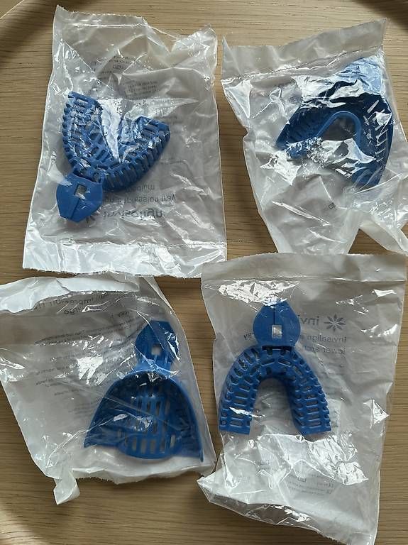 Kit di modellismo & Modellini statici: Aligner Consulting Invisalign Training Box – Usato da Bern venduto da mon_2lbl 2
