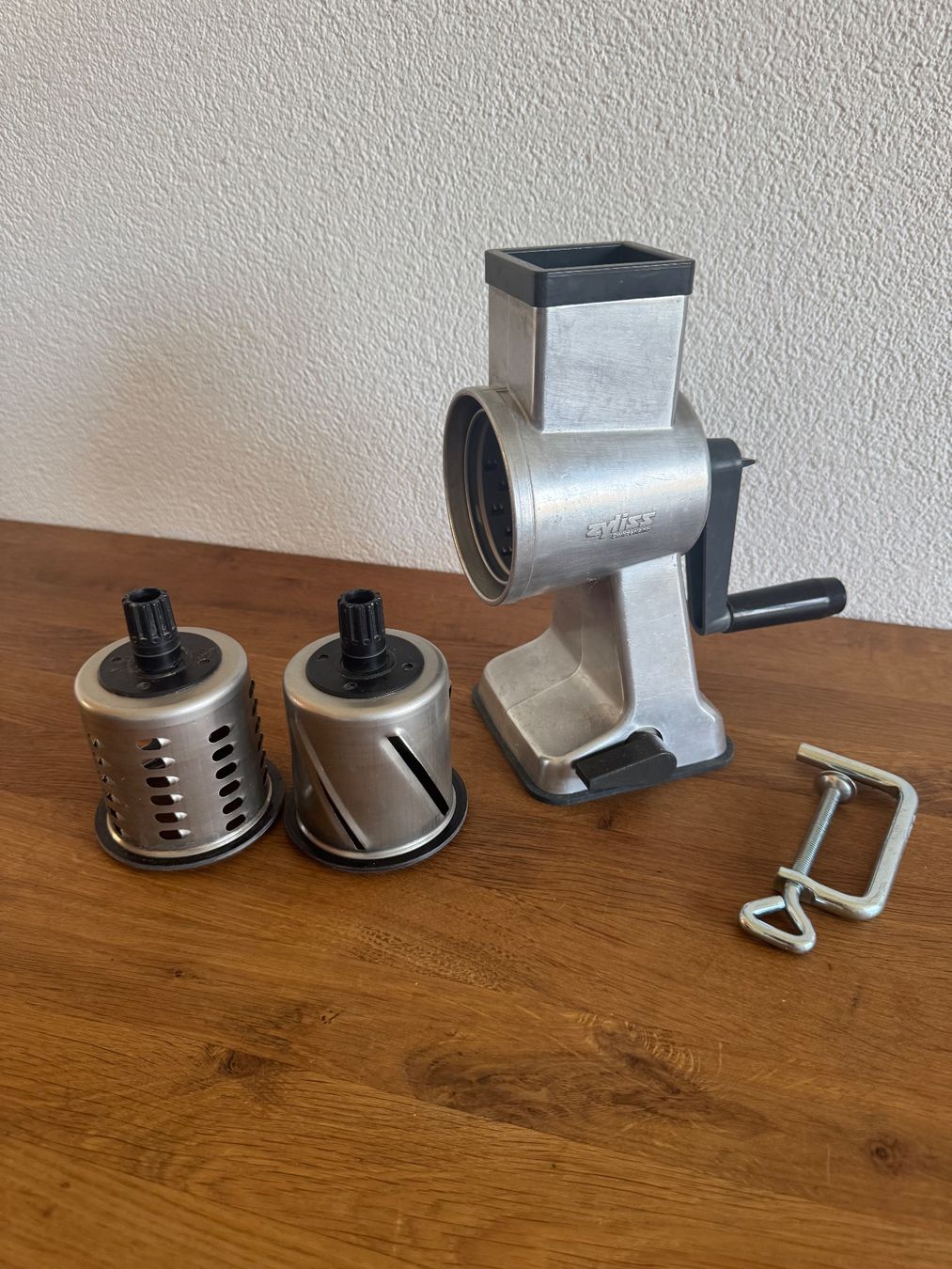 Zyliss Appareils de cuisine: Zyliss Trommelreibe Raffel/ 3 Trommel – D'occasion à Frauenfeld par difi67 1