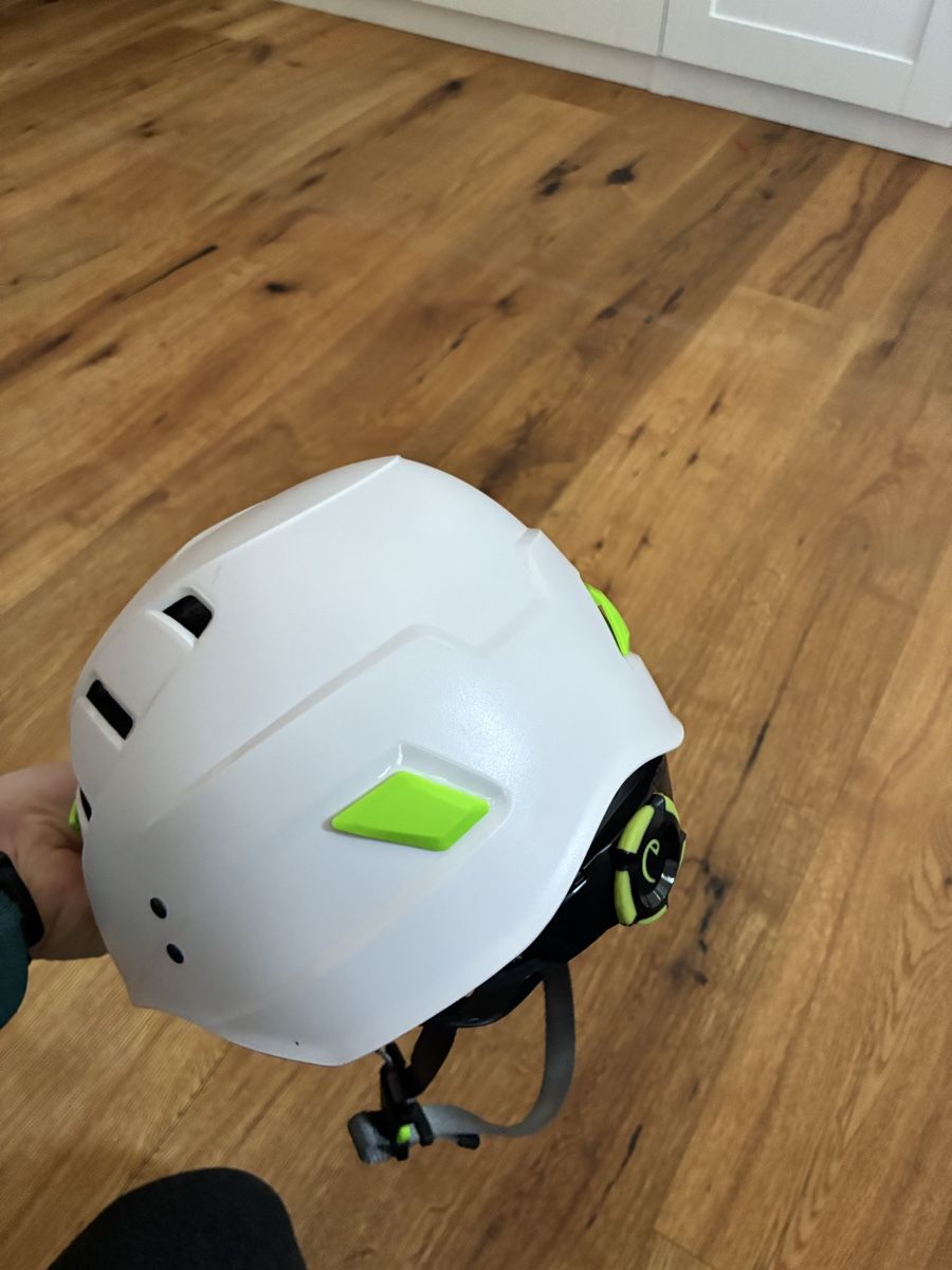 Attrezzatura da arrampicata: Klettergurt, Kletterhelm und Flüssigkreide – Nuovo (secondo la descrizione) da Hünenberg venduto da dan_npw9 4