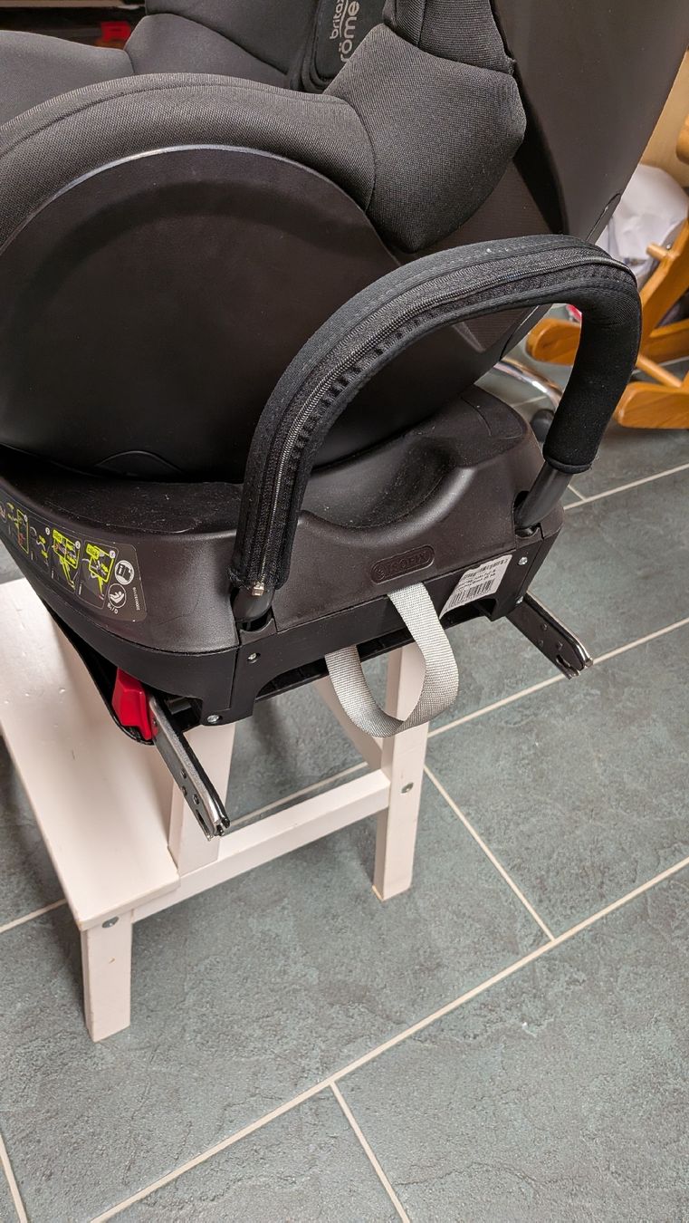 Britax Römer Seggiolini per auto: Britax Römer Dualfix 2 R – Usato da Oberkirch LU venduto da Rootom 2