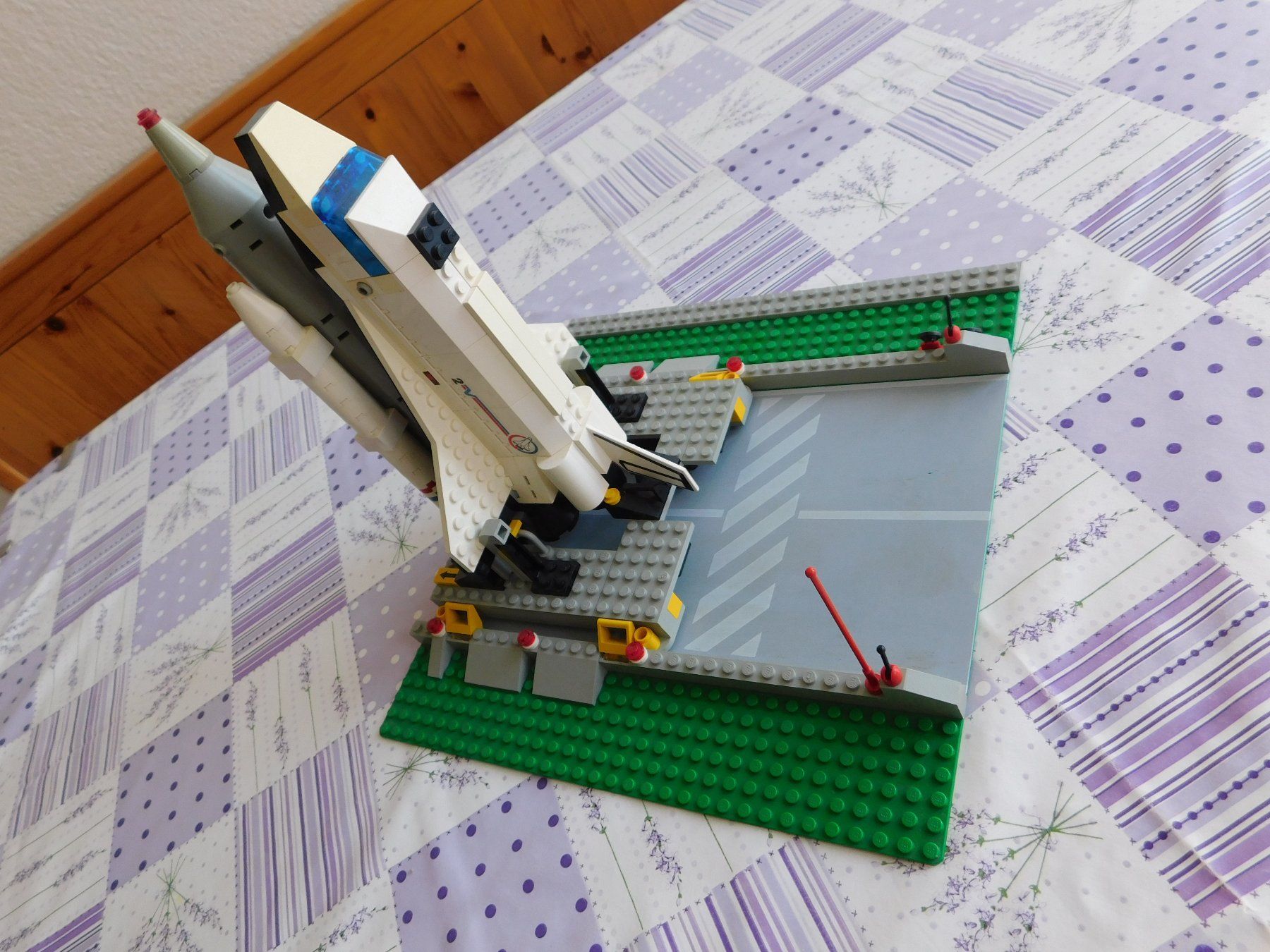 Lego Kit di costruzioni: Lego Spaceshuttle mit Startrampe ohne Rakete – Usato da Strengelbach venduto da Wedi73 1