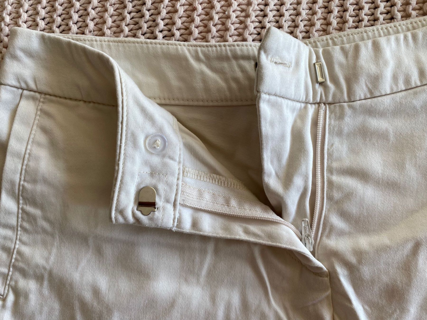 H&M Pantaloni: Short blanc cassé – Usato da Montreux venduto da iza_peche8 2