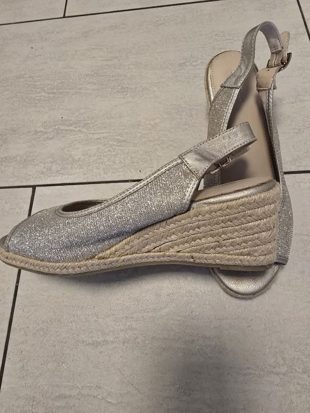 Scarpe da donna: Sandalen schuhe 39 – Usato da Wohlen AG venduto da Monika2017 2