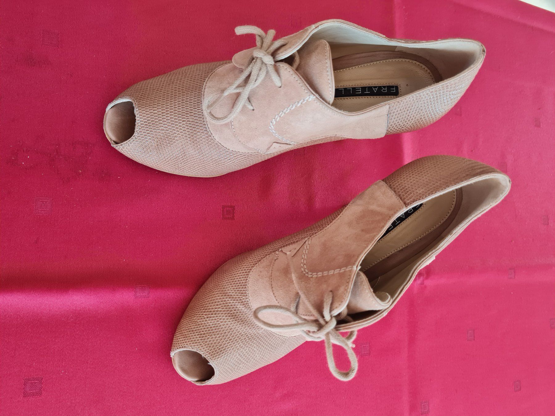 Fratelli Rossetti Scarpe da donna: Damenpumps Grösse 36 neuwertig – Nuovo (secondo la descrizione) da Morgarten venduto da fischli024