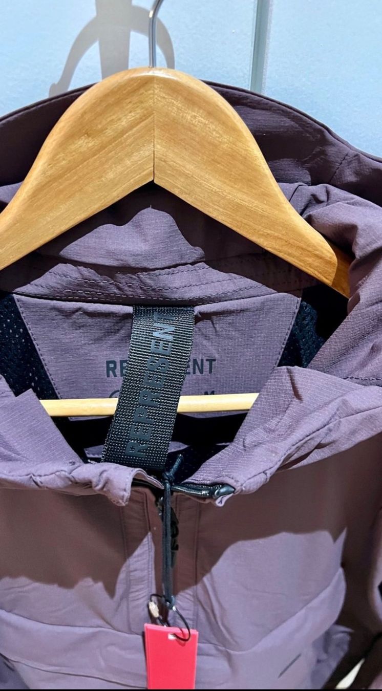 Represent Giacche: Represent 247 Anorak plum M – Usato da Langenthal venduto da lau_vv9q 2