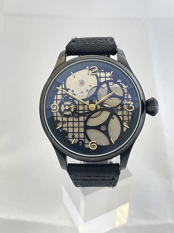 Montres: Uhr Unikat - Schweizer Uhrwerk – D'occasion à Lenzburg par R-T-I