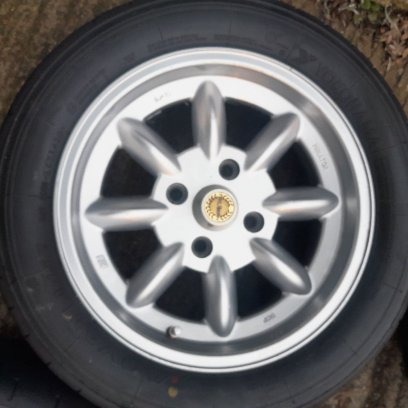 MG Cerchioni: Jantes Minilite pour MG, Triumph, Austin-Healey... – Usato da Cuarny venduto da Micro-tracteur 2