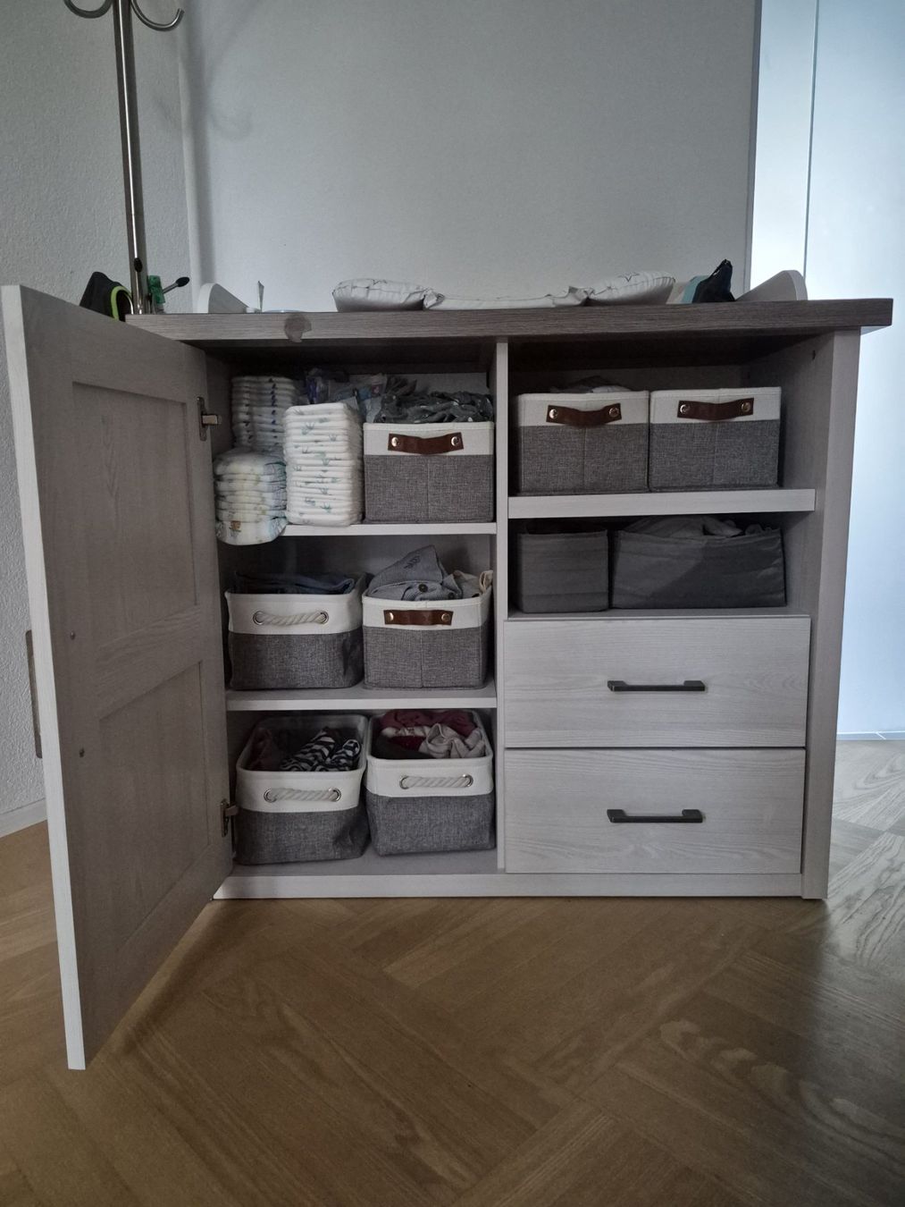 Fasciatoi & Accessori: Wickelkommode mit viel Stauraum – Usato da Bern venduto da sarah_lynn 2
