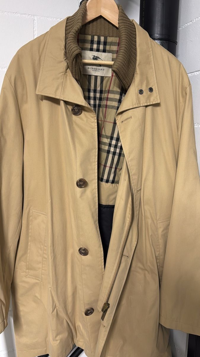 Burberry Cappotti: Burberry Coat – Nuovo (secondo la descrizione) da Herrliberg venduto da ResellerZH