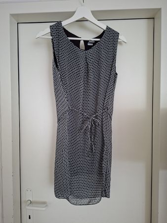 Robe légère Zebra, taille S, idéale pour l'été!