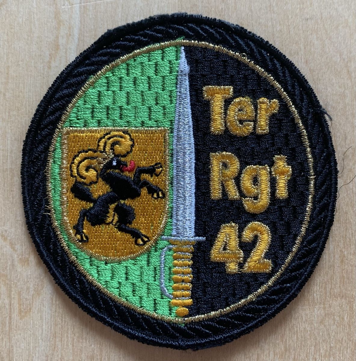 Schweizer Armee Plaketten & Abzeichen: Badge Ter Rgt 42 – Gebraucht aus Goldingen von Bergler012