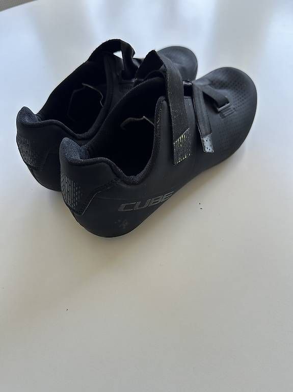 Herrenschuhe: Cube Rennradschuhe  Grösse 42  Schwarz – Gebraucht aus Aarau, Rohr von kri_9vcj 2