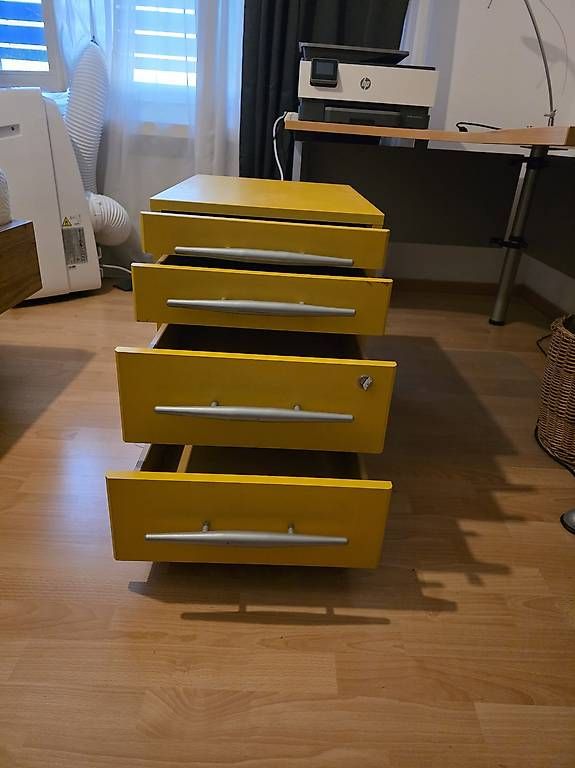 Korpus: Büro Rollcontainer – Gebraucht aus Zürich von Gischa92 1