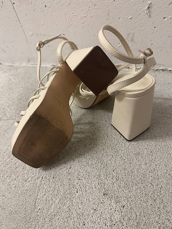 Scarpe da donna: High Heels, Gr. 36 weiss – Usato da Uster venduto da cynale 2