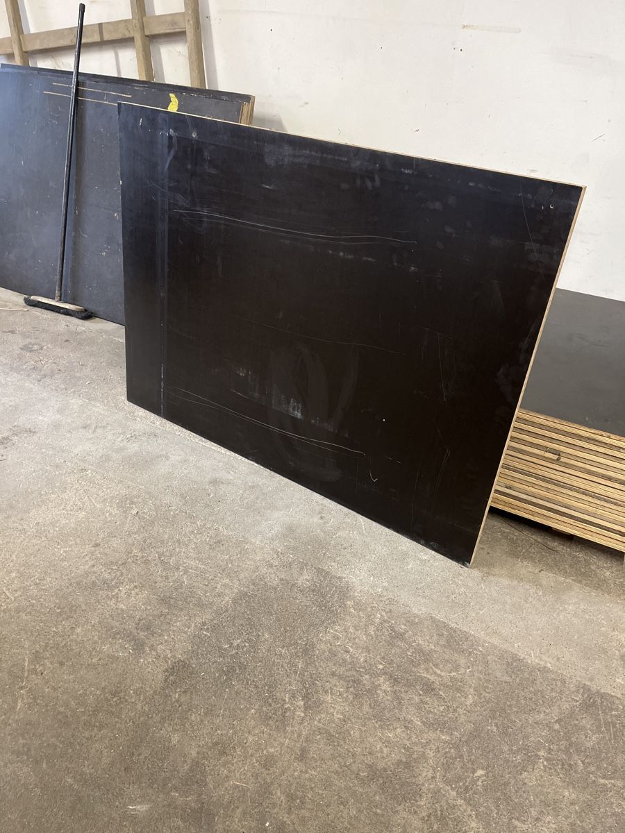 Articoli in legno: Siebdruckplatte – Usato da Rickenbach LU venduto da fla_9ft6 3