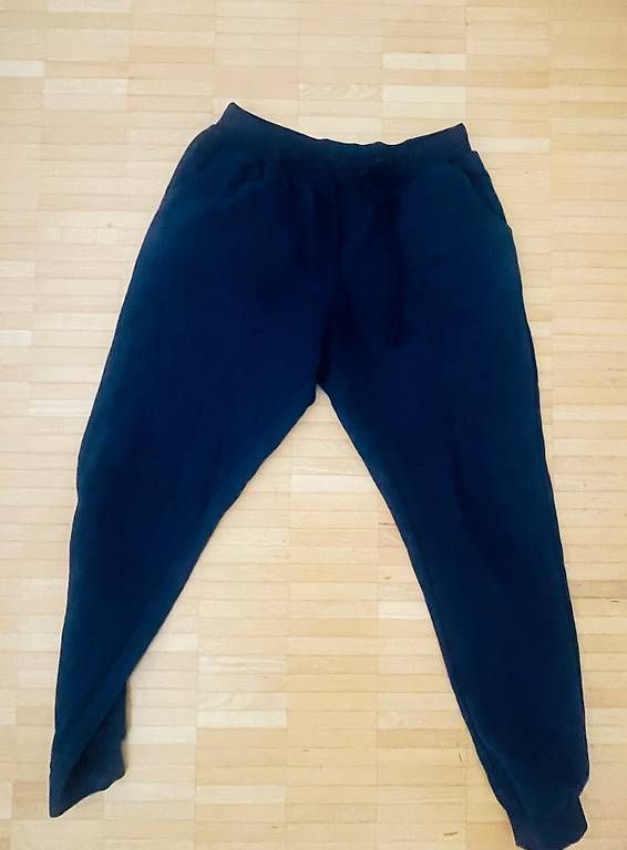 Pantaloni: Trainerhose Tchibo Grösse 36 – Usato da Binningen venduto da SimoneMinimalism