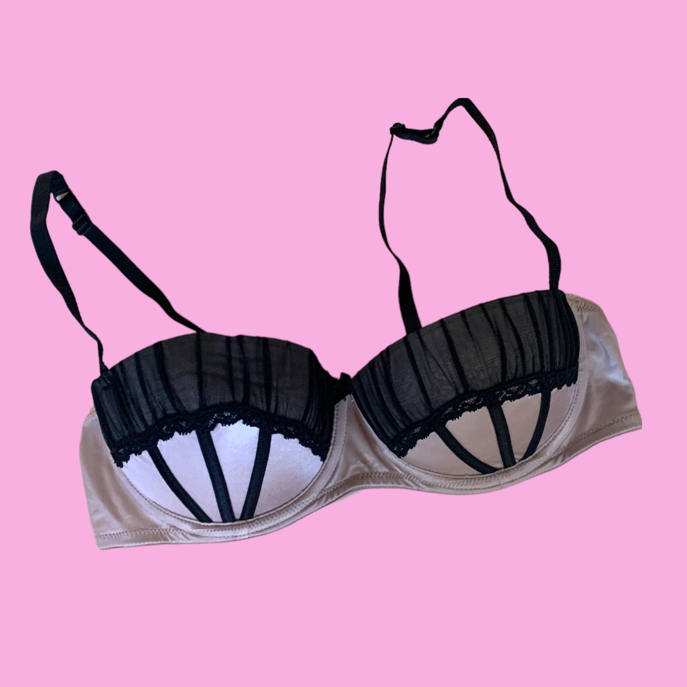 H&M Sonstige Unterwäsche: Beige and black balconette bra – Gebraucht aus Basel von demonbaby2222 2