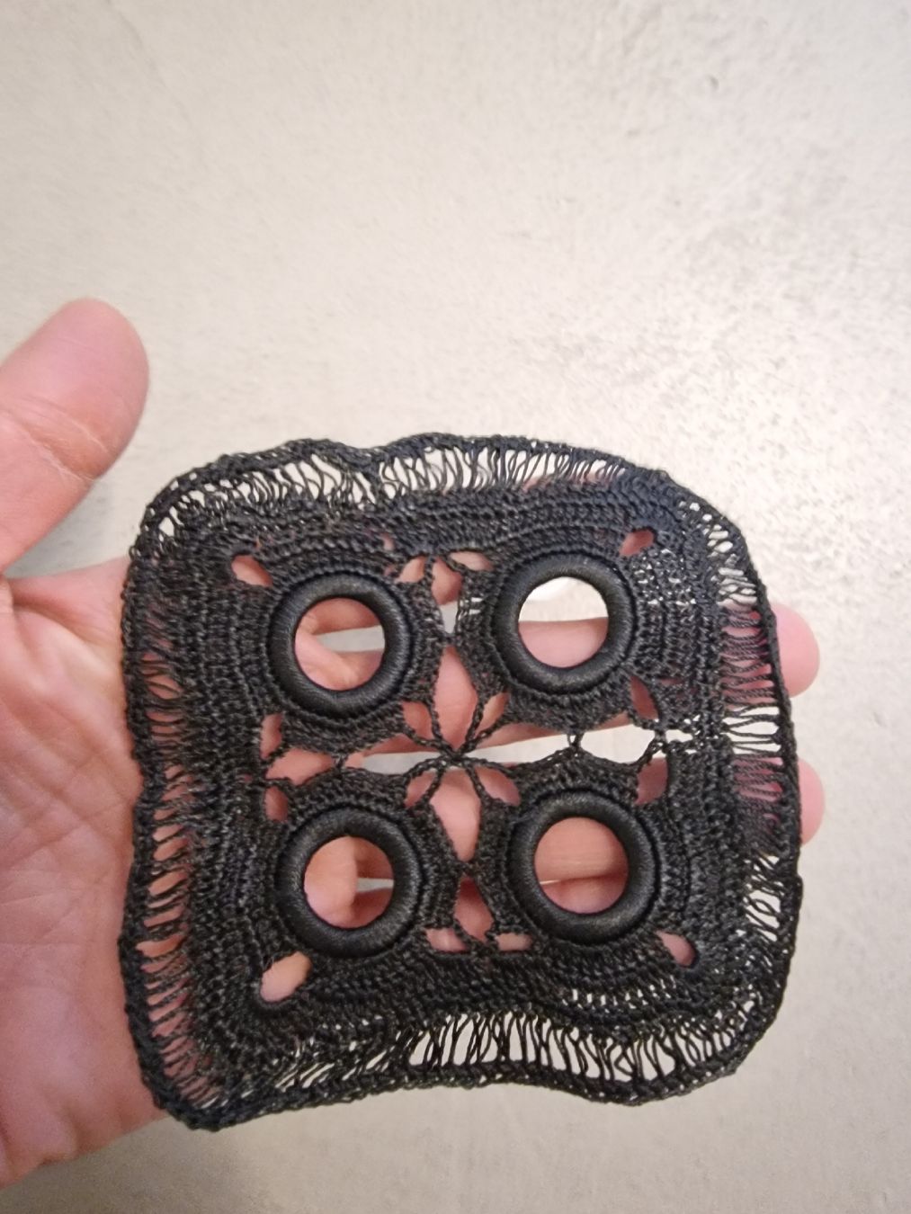 Set di tavolo e panche: Gehäkelte Tischsets, schwarz, neu 8-teilig – Nuovo (secondo la descrizione) da Amriswil venduto da gu80kaya 3