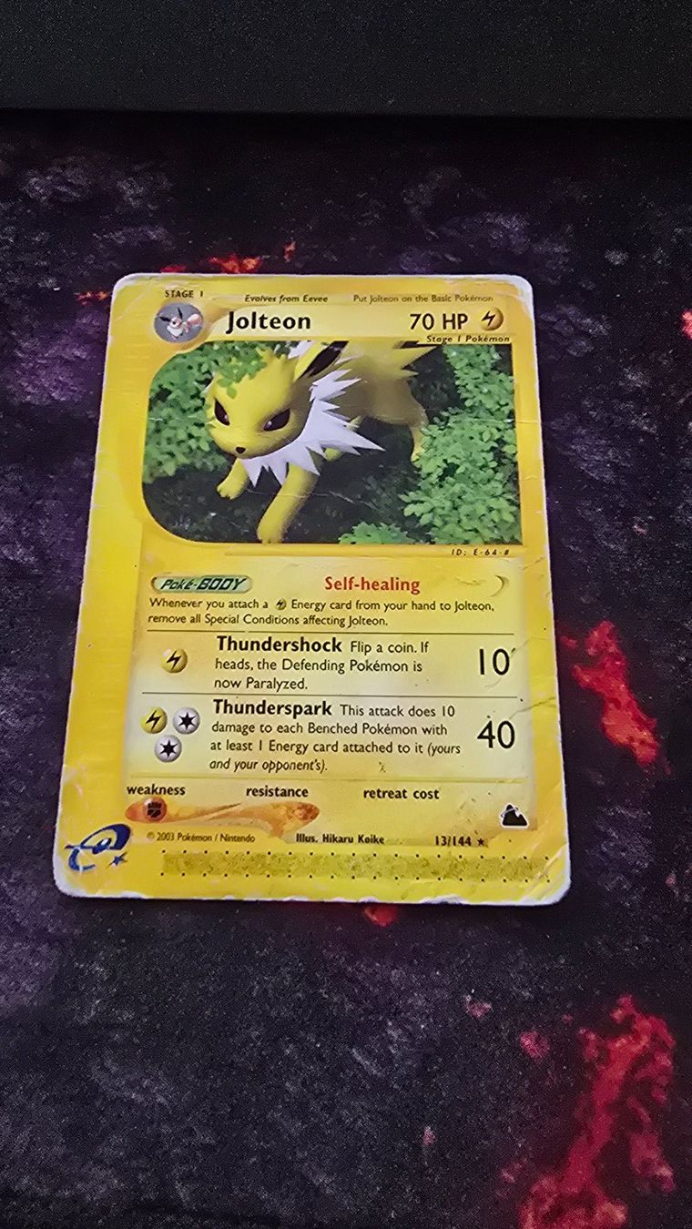 Pokémon Carte collezionabili: Pokemon Jolteon Skyridge E-Series – Usato da Dietikon venduto da Jujuba