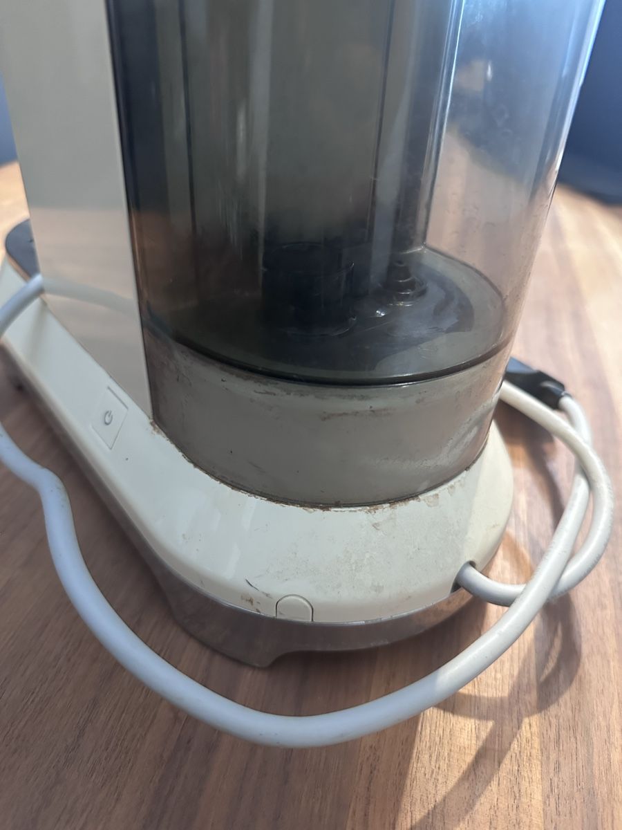 Smeg Macchine per caffè & Macchine per espresso: SMEG Siebträgermaschine Farbe Creme – Usato da Bergdietikon venduto da Joyosa 1