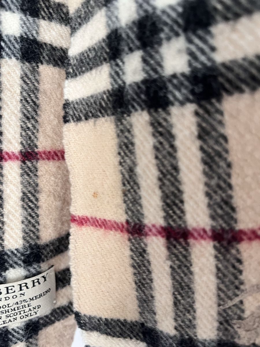 Burberry Foulards & écharpes: Burberry Wool Blend Scarf  – D'occasion à Lausanne par Danash 2
