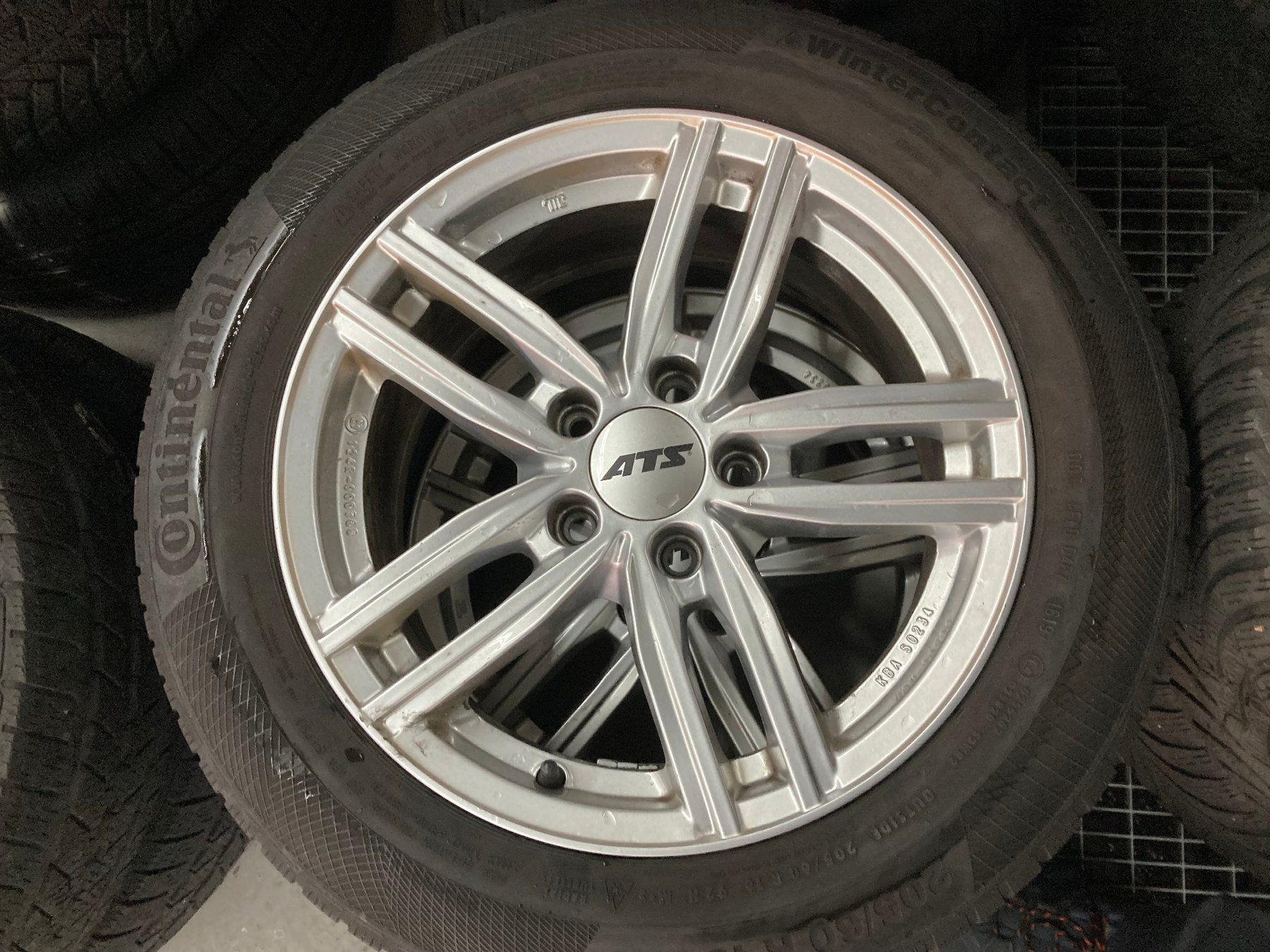 Audi Pneumatici & Ruote complete: Audi A4 Winterräder 205/60R16 – Usato da Cham venduto da WB2223 2