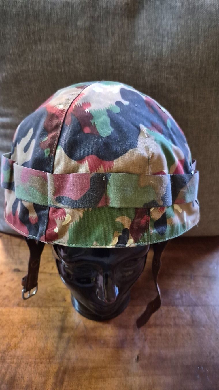 Schweizer Armee Uniformen & Effekten: Gendarmeriehelm – Gebraucht aus Bonau von Jaco82 1