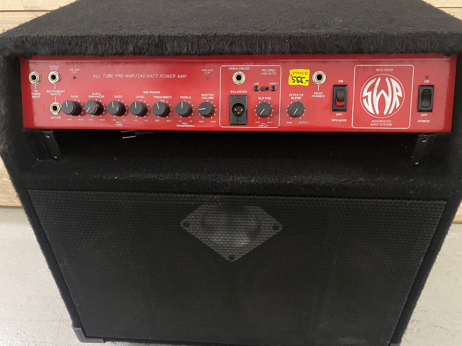 Amplificatori: SWR RED HEAD Röhren Bass Combo – Usato da Dietikon venduto da Ilsru