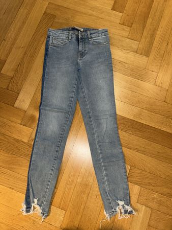 Zara Damen Jeans Gr. 34